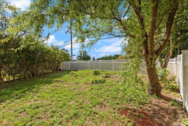 129 A-B Maple Ave, Shrewsbury, MA 01545