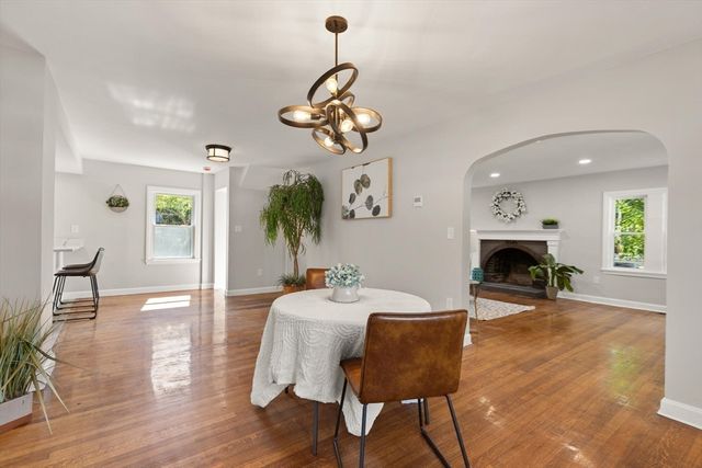 129 A-B Maple Ave, Shrewsbury, MA 01545