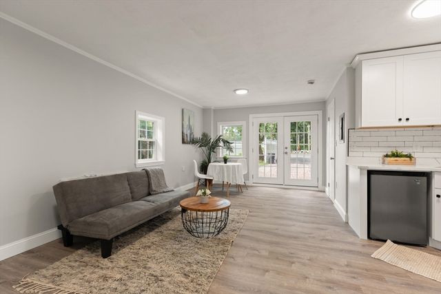 129 A-B Maple Ave, Shrewsbury, MA 01545