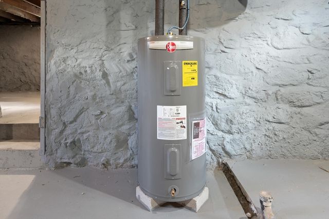 129 A-B Maple Ave, Shrewsbury, MA 01545