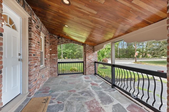 129 A-B Maple Ave, Shrewsbury, MA 01545