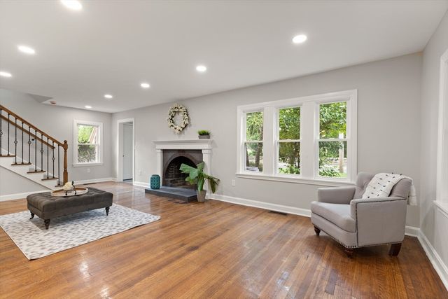 129 A-B Maple Ave, Shrewsbury, MA 01545