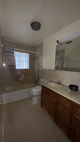 1913 Lincoln Drive, Orange, TX 77630