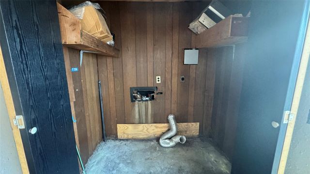 1913 Lincoln Drive, Orange, TX 77630