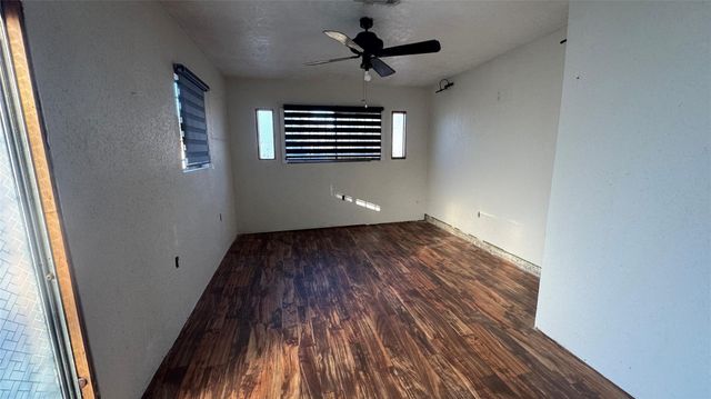 1913 Lincoln Drive, Orange, TX 77630