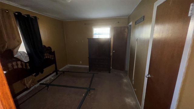 1913 Lincoln Drive, Orange, TX 77630