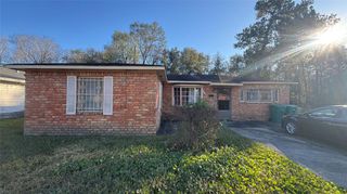 1913 Lincoln Drive, Orange, TX 77630