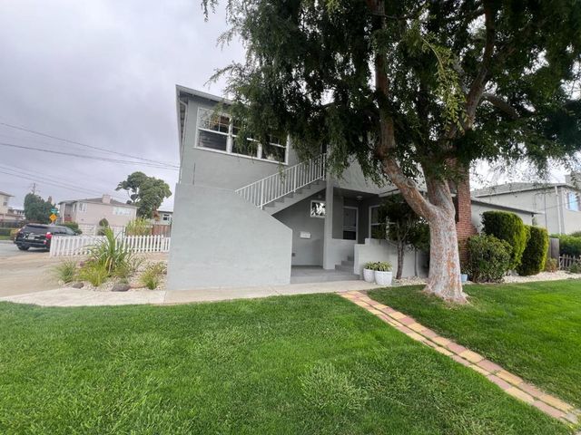 W 38th Avenue, San Mateo, CA 94403