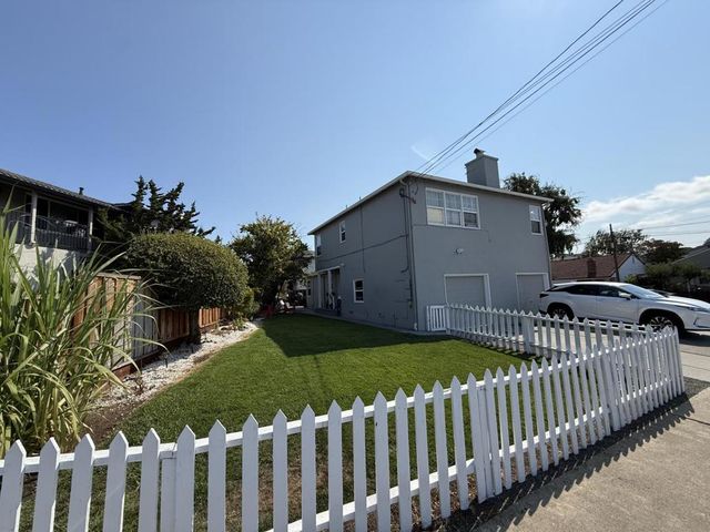 W 38th Avenue, San Mateo, CA 94403