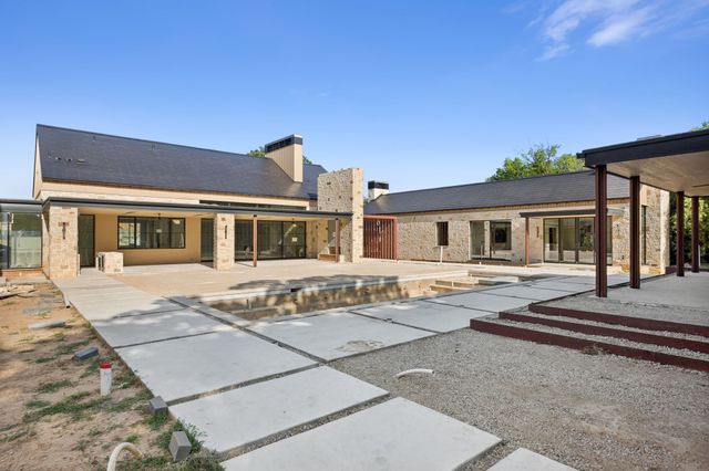 1525 Meandering Way Drive, Westlake, TX 76262