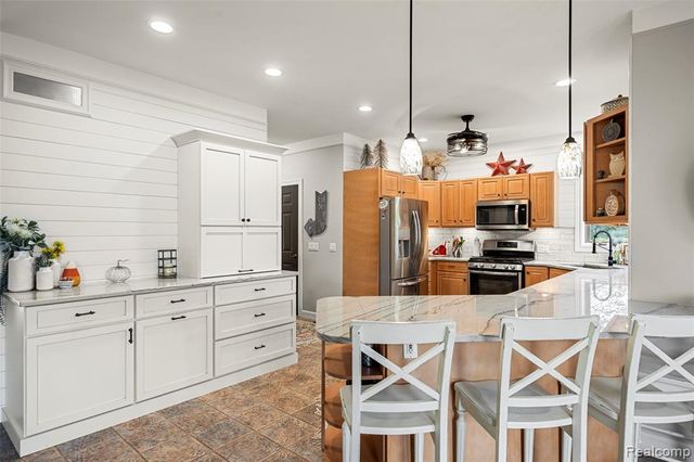 7030 Marsh Road, Cottrellville, MI 48039