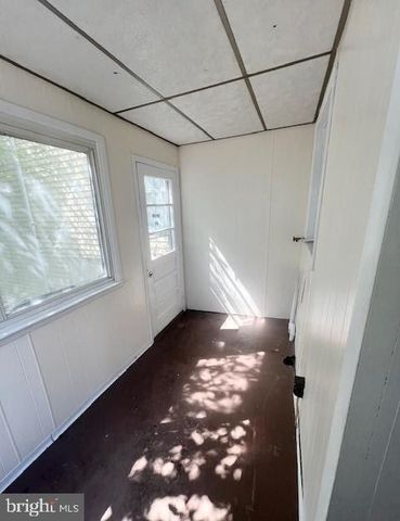 102 S HICKORY ST, Mount Carmel, PA 17851