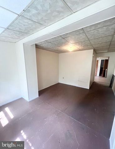 102 S HICKORY ST, Mount Carmel, PA 17851