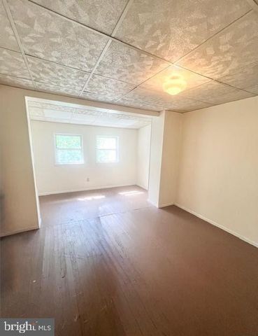 102 S HICKORY ST, Mount Carmel, PA 17851