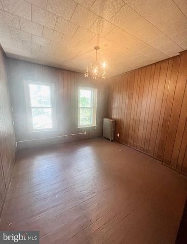 102 S HICKORY ST, Mount Carmel, PA 17851