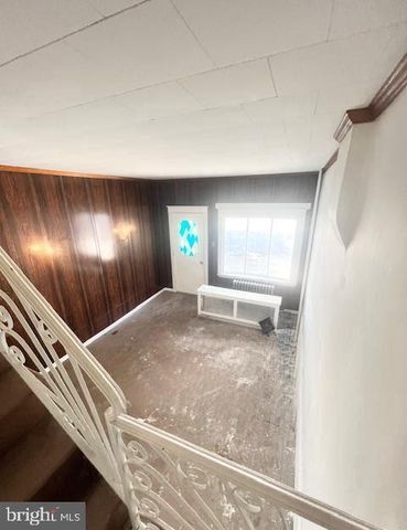 102 S HICKORY ST, Mount Carmel, PA 17851