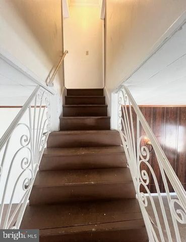 102 S HICKORY ST, Mount Carmel, PA 17851