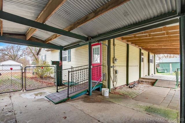 715 S Hickory Street, Nowata, OK 74048