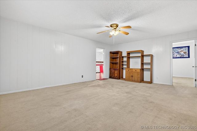 715 S Hickory Street, Nowata, OK 74048