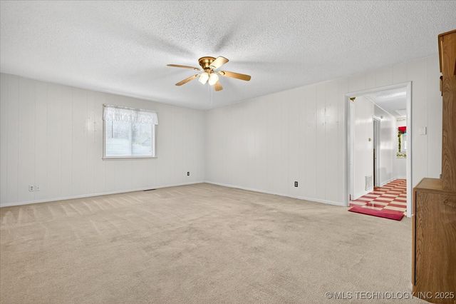 715 S Hickory Street, Nowata, OK 74048