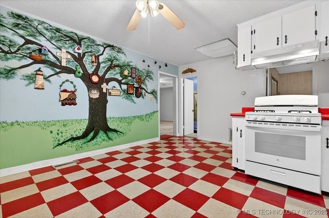 715 S Hickory Street, Nowata, OK 74048