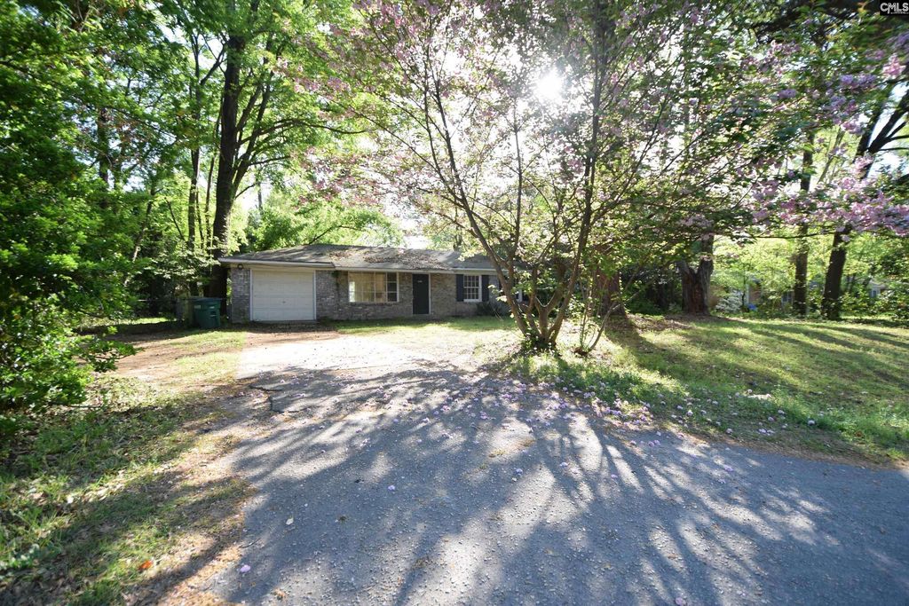 2703 Riverside Lane, Cayce, SC 29033