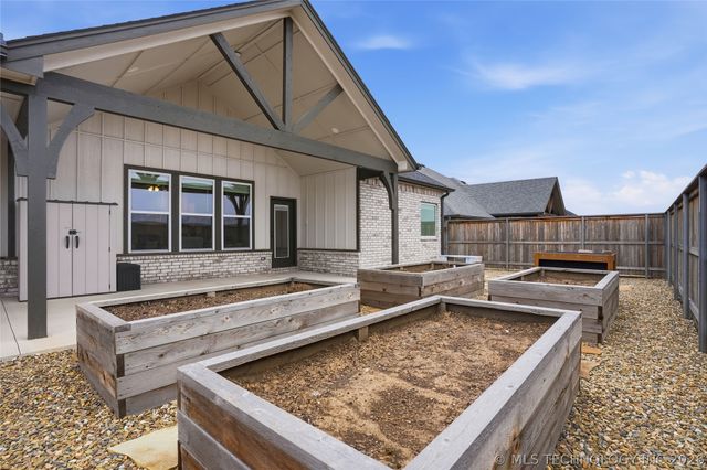 505 S Buffalo Avenue, Skiatook, OK 74070