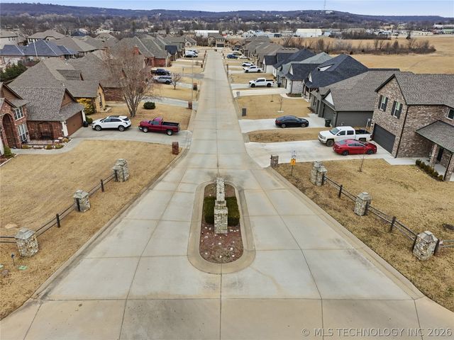 505 S Buffalo Avenue, Skiatook, OK 74070