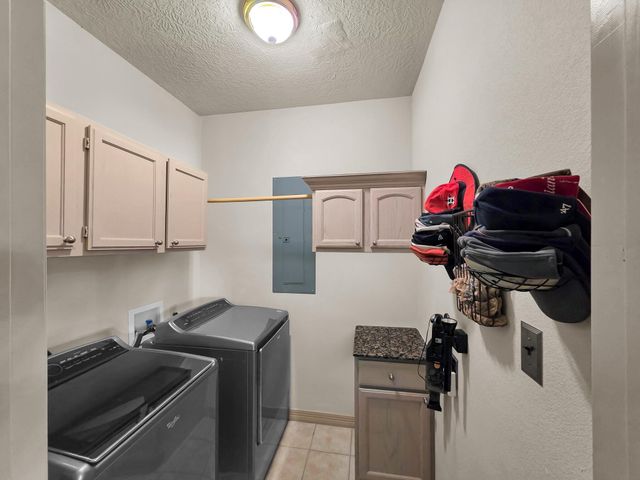 1101 Fountain View Drive, Crystal Beach, TX 77650