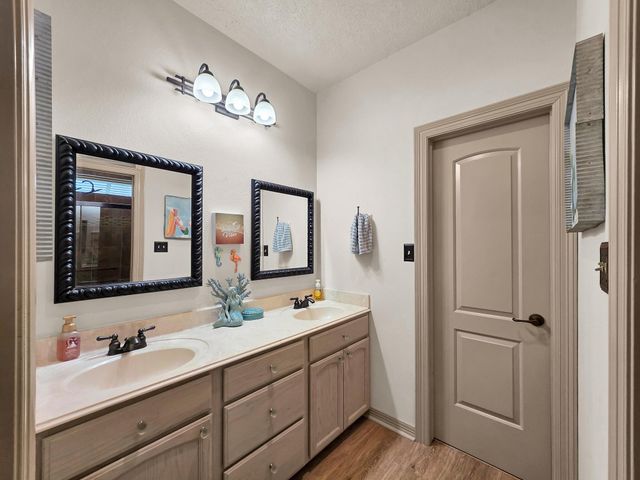 1101 Fountain View Drive, Crystal Beach, TX 77650