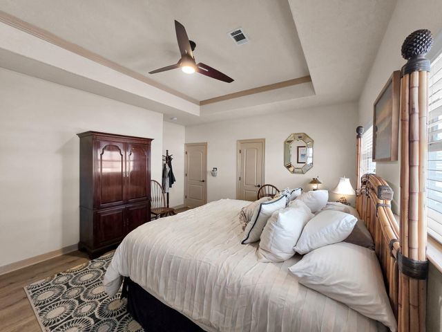 1101 Fountain View Drive, Crystal Beach, TX 77650