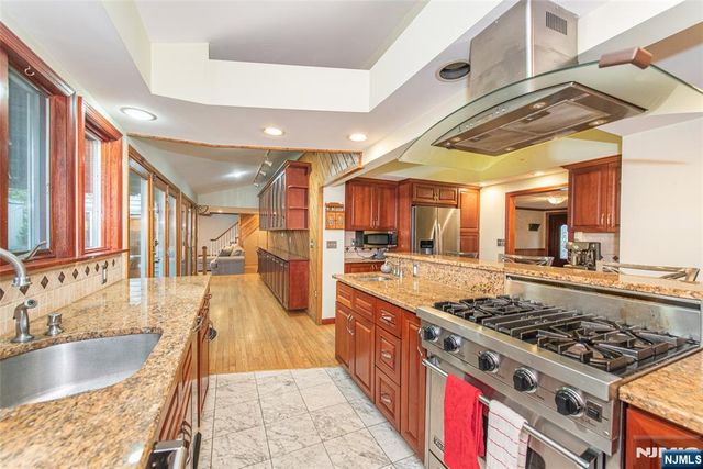 47 Laurel Drive, Wayne, NJ 07470