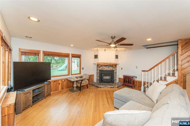 47 Laurel Drive, Wayne, NJ 07470