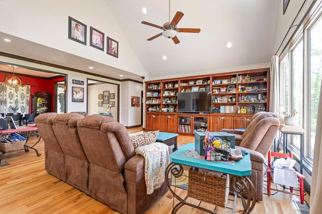 2266 S Main Street, Lobelville, TN 37097