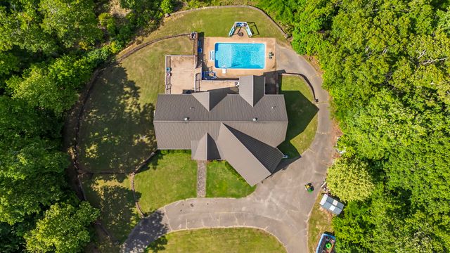 2266 S Main Street, Lobelville, TN 37097