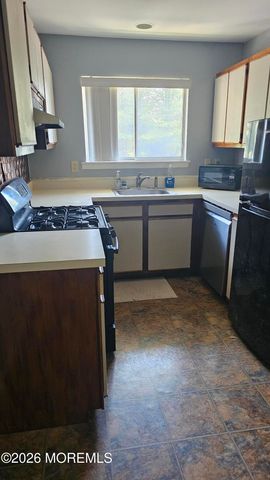 4 Spring Meadow Drive, Tinton Falls, NJ 07724