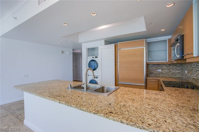 222 Karen Avenue 1802, Las Vegas, NV 89109