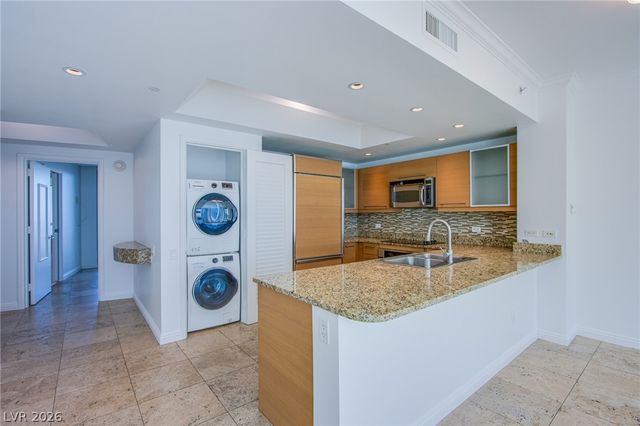 222 Karen Avenue 1802, Las Vegas, NV 89109