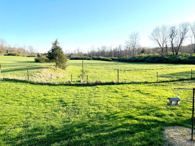 2293 Route 9G, Staatsburg, NY 12580