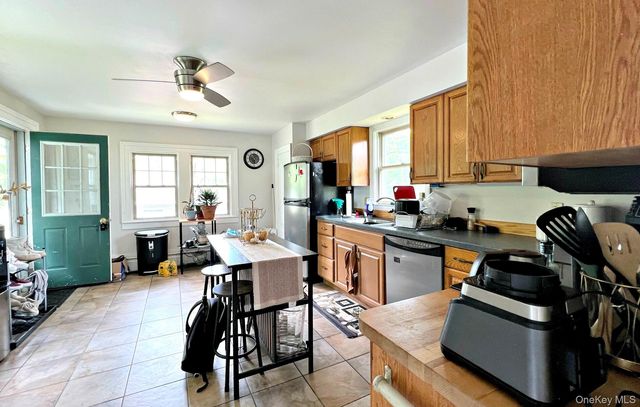 2293 Route 9G, Staatsburg, NY 12580