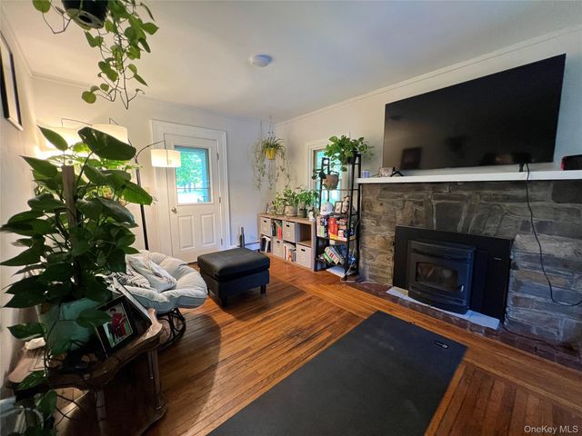 2293 Route 9G, Staatsburg, NY 12580