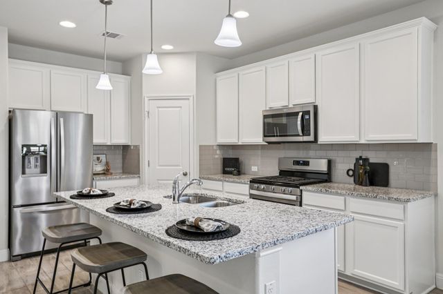 202 Quarryman DR, Hutto, TX 78634