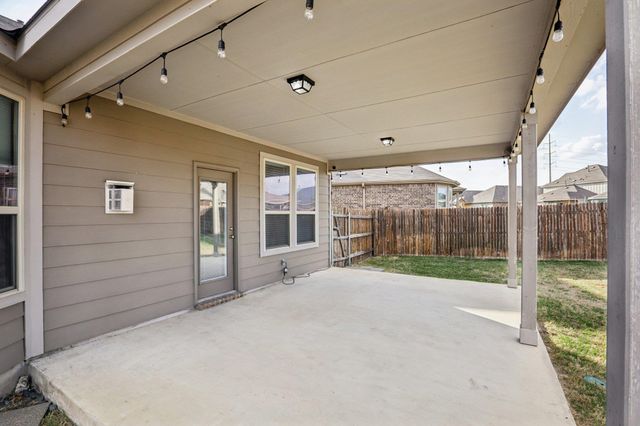 202 Quarryman DR, Hutto, TX 78634