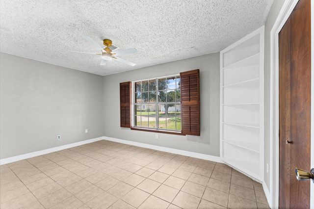 1507 Sierra Drive, Baytown, TX 77521
