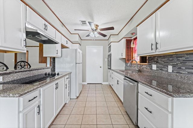 1507 Sierra Drive, Baytown, TX 77521