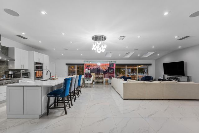 2813 NE 29TH Street, Fort Lauderdale, FL 33306
