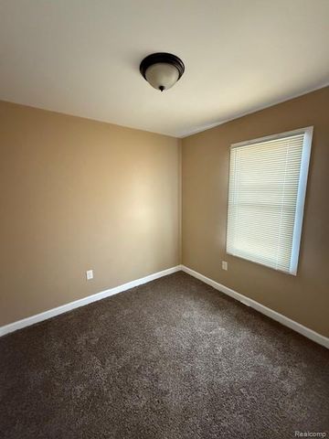 6811 Minock Street, Detroit, MI 48228