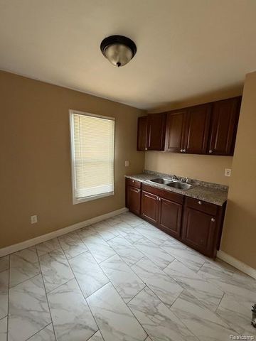 6811 Minock Street, Detroit, MI 48228