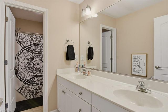 2515 Adrionna Terrace, Clemmons, NC 27012