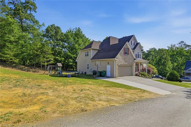 2515 Adrionna Terrace, Clemmons, NC 27012